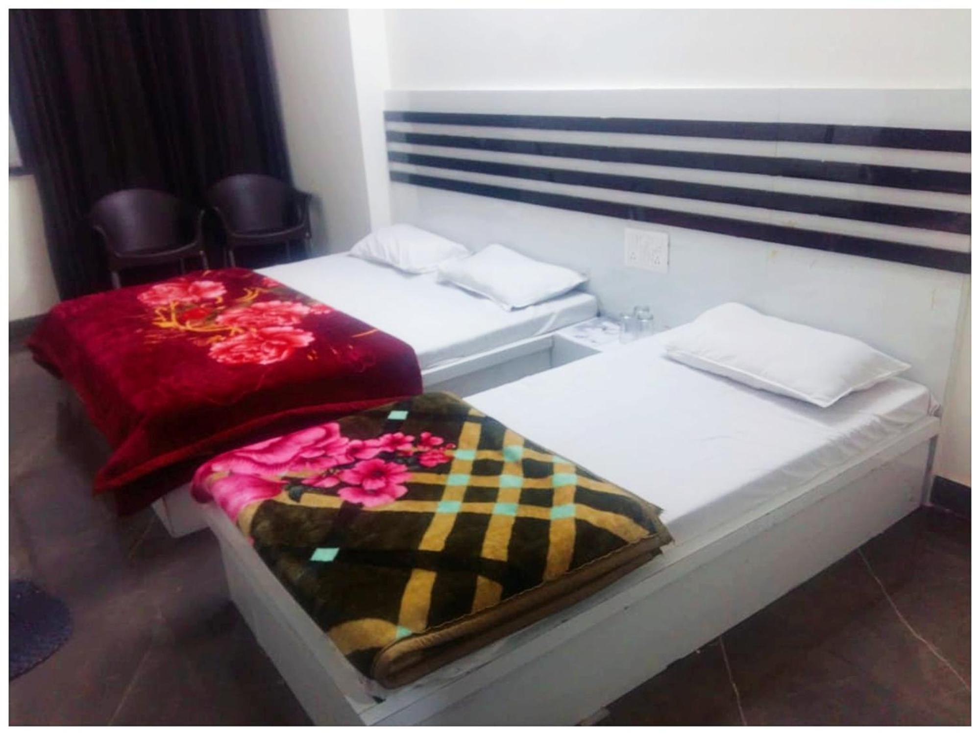 A Premium Hotel Sheeva Inn Near Temple - Fully Air Conditioning - Best Hotel Kankhal Eksteriør bilde